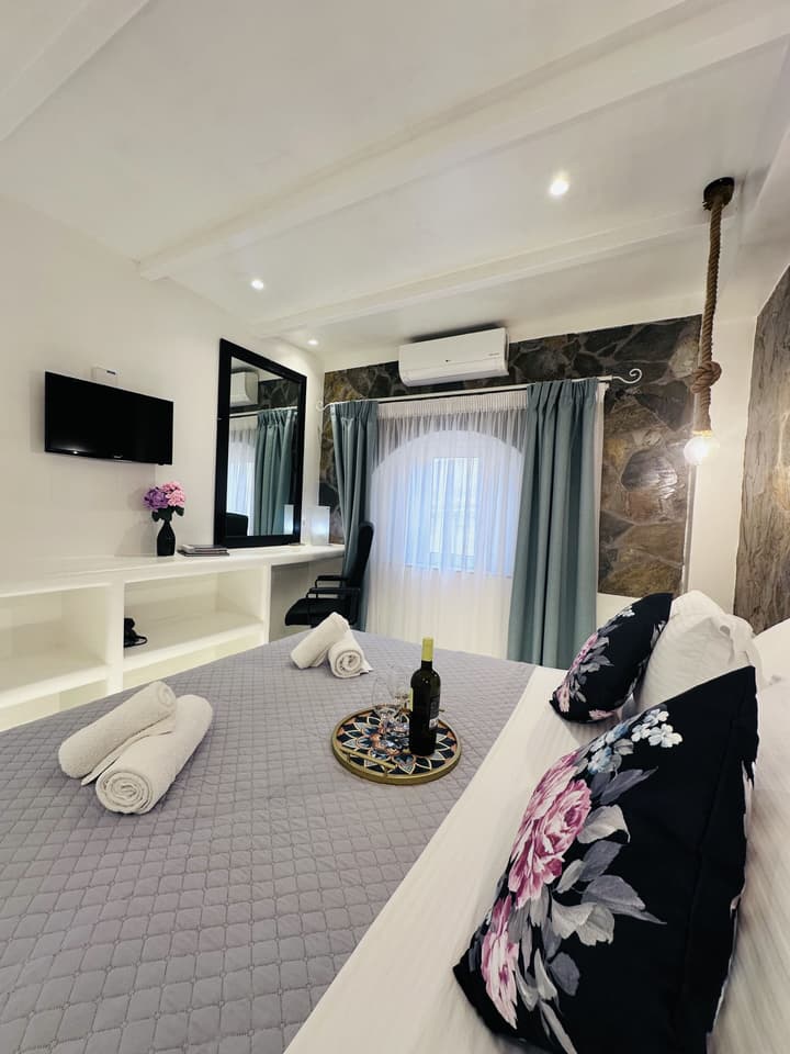 Arlene Suites