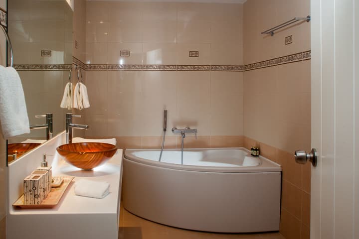 Arlene Suites
