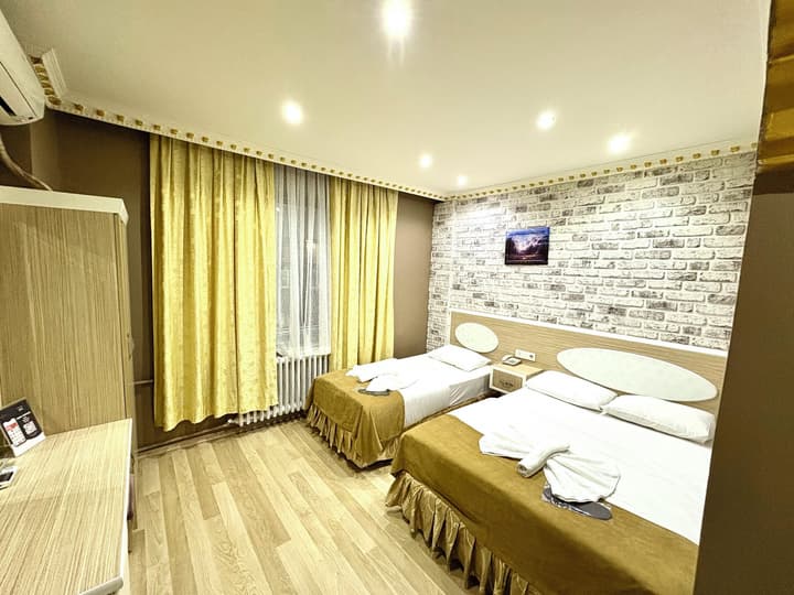 Grand Oral Hotel