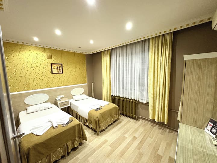 Grand Oral Hotel