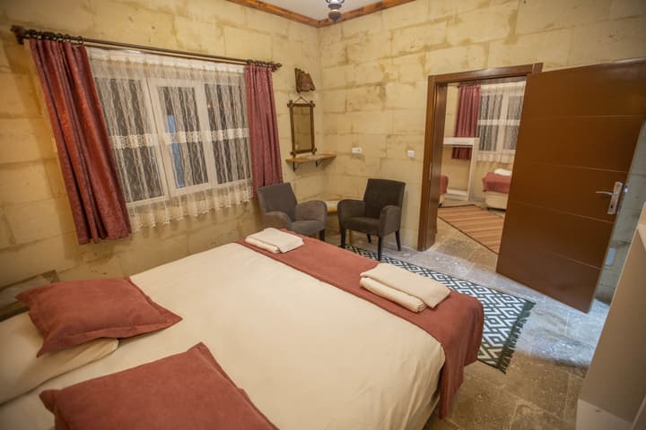 Capiedra Hotel