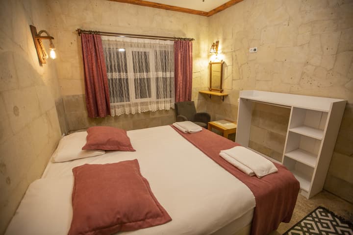 Capiedra Hotel