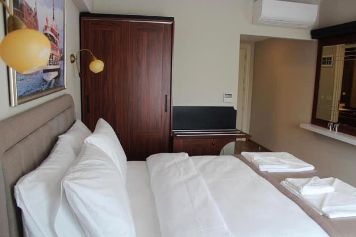 Armida City Hotel