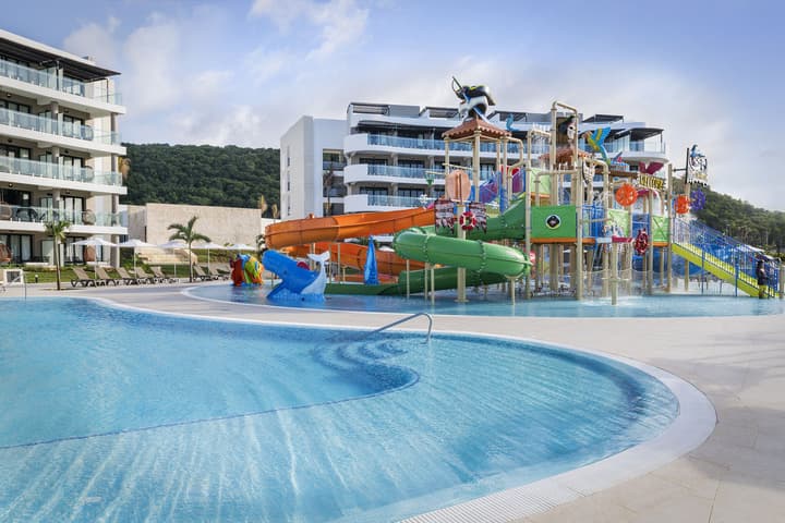Ocean Coral Spring - All Inclusive