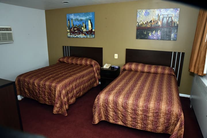 Swan Motel