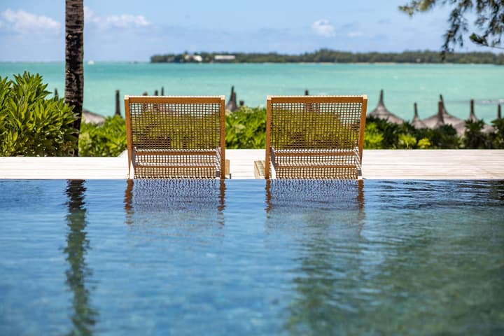 Lagoon Attitude - Adults Only