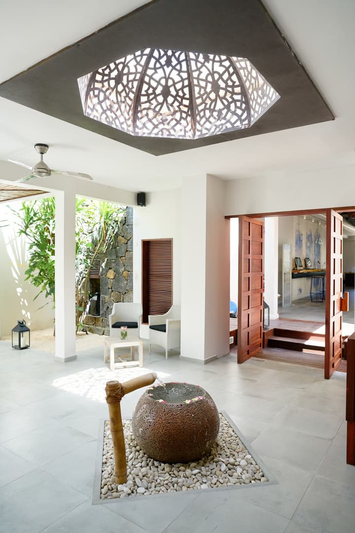 Lagoon Attitude - Adults Only