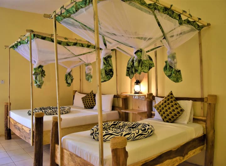 Chanya Lodge
