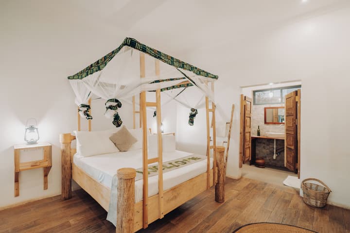 Chanya Lodge