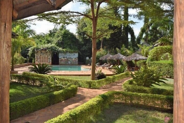 Chanya Lodge