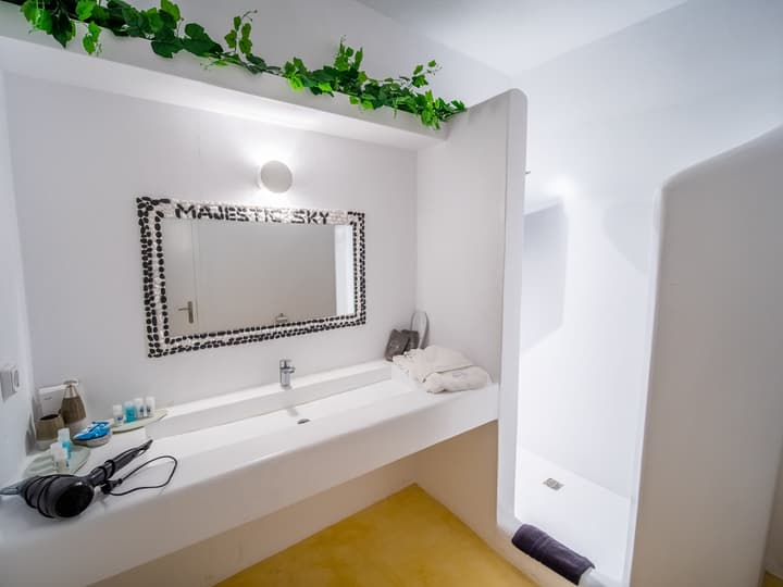 Majestic Sky Luxury Suites
