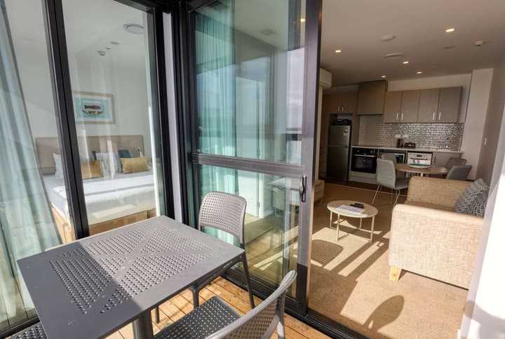Ramada Suites By Wyndham Victoria Street West