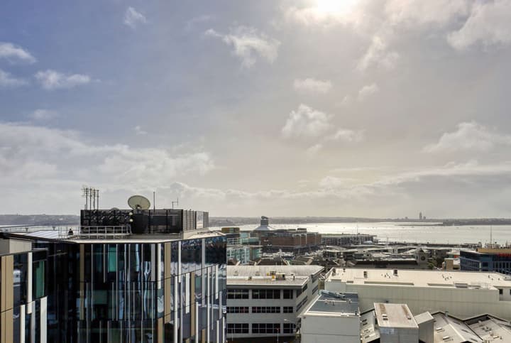 Ramada Suites By Wyndham Victoria Street West