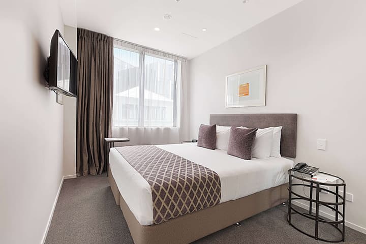 Ramada Suites By Wyndham Victoria Street West