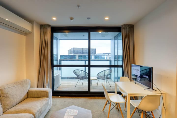 Ramada Suites By Wyndham Victoria Street West