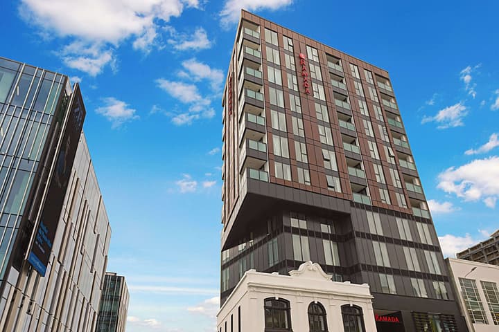 Ramada Suites By Wyndham Victoria Street West