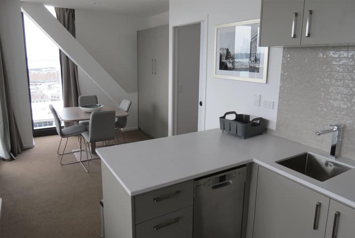 Ramada Suites By Wyndham Victoria Street West