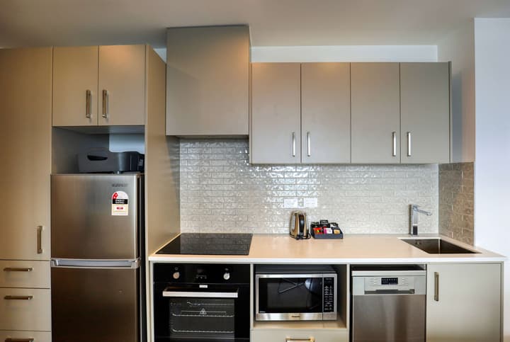Ramada Suites By Wyndham Victoria Street West