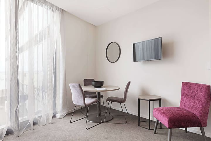 Ramada Suites By Wyndham Victoria Street West