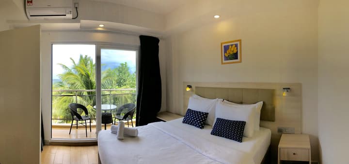 iCom Marina Sea View
