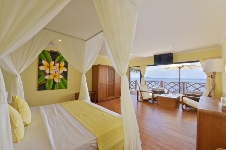 Dreamland Unique Sea and Lake Resort Spa