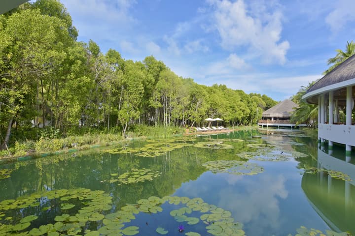 Dreamland Unique Sea and Lake Resort Spa