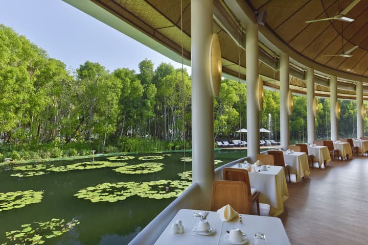 Dreamland Unique Sea and Lake Resort Spa