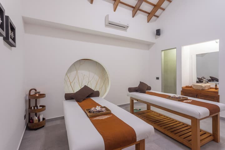 Cinnamon Velifushi Maldives