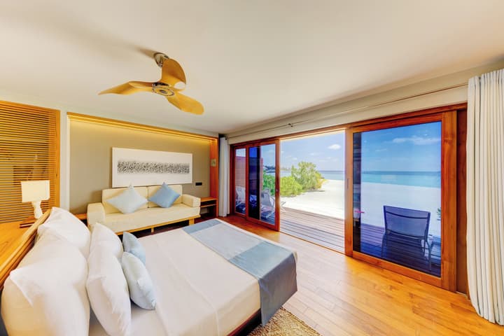 Cinnamon Velifushi Maldives