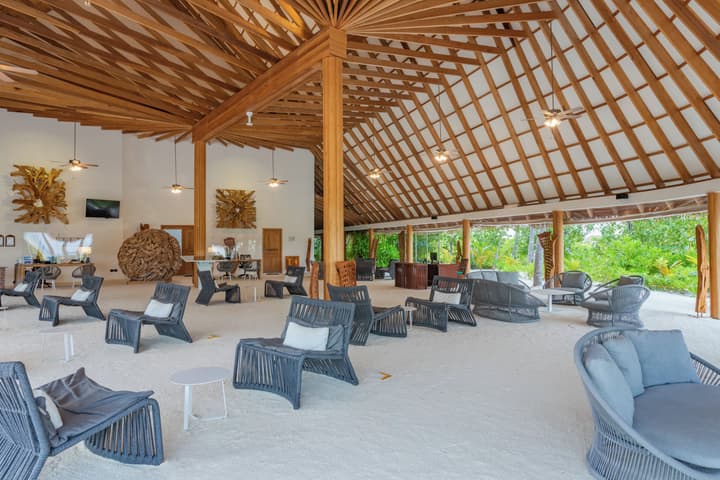 Cinnamon Velifushi Maldives