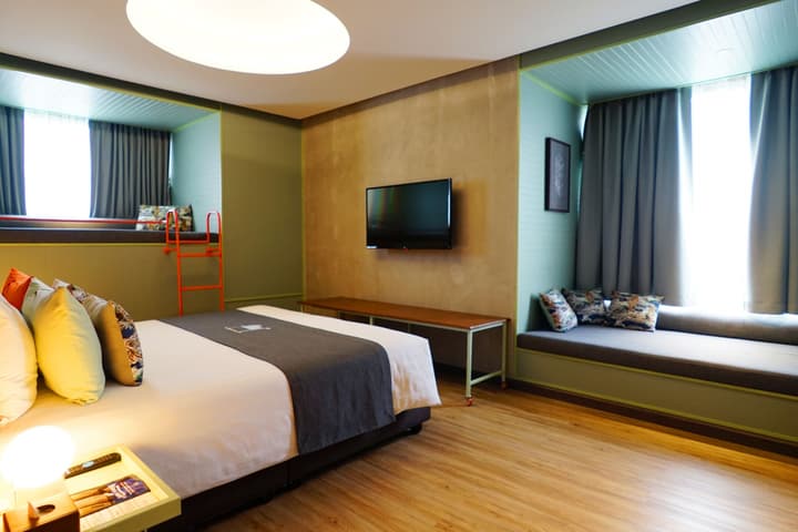 Samsen Street Hotel