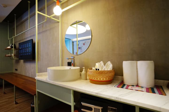 Samsen Street Hotel