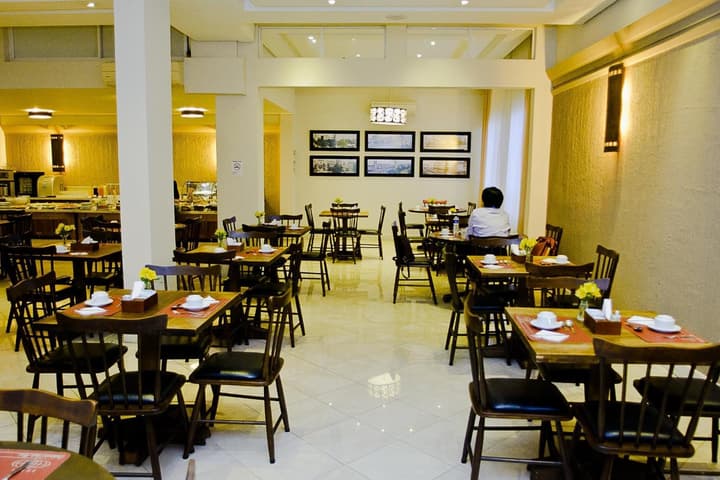 Altadomo Hotel