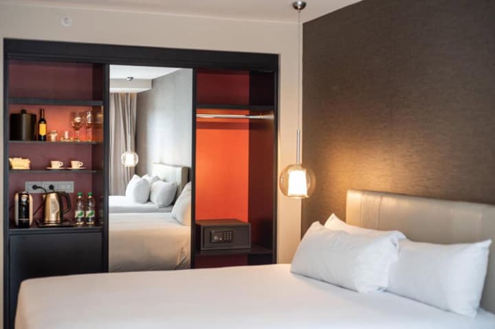 SORO Montevideo, Curio Collection by Hilton