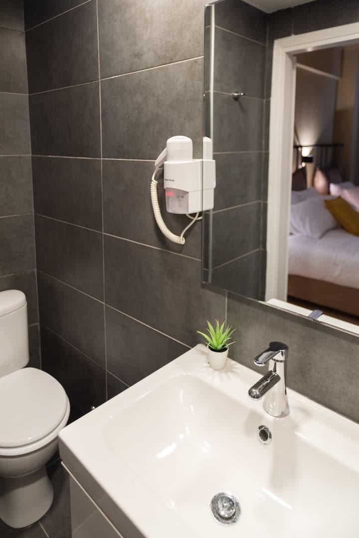 Hotel Tier