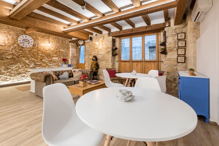 Hostal 977