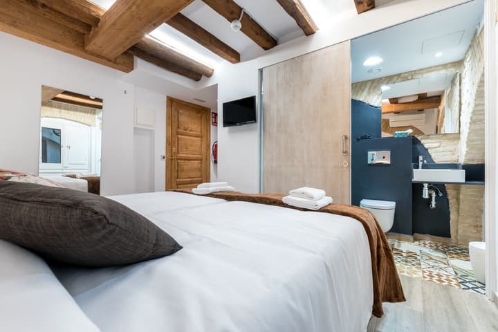 Hostal 977
