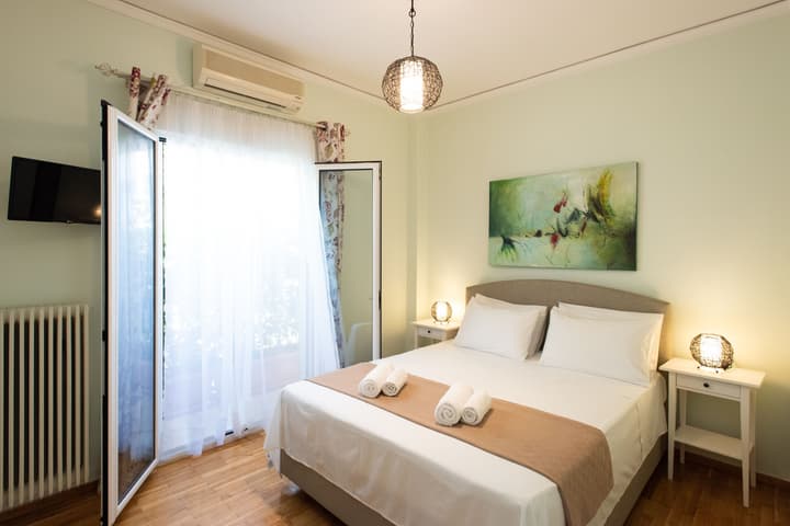 Blue Ark Athenian Nest