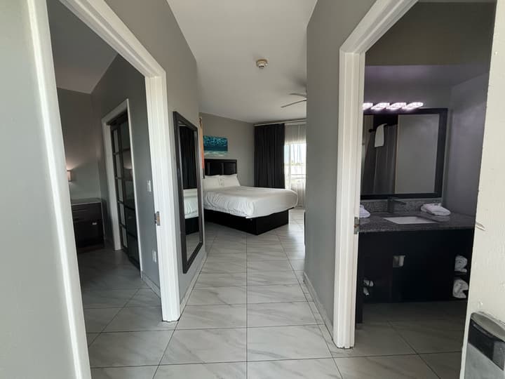 Grace Bay Suites