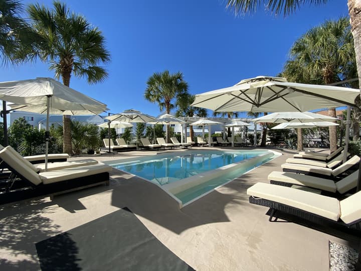Grace Bay Suites
