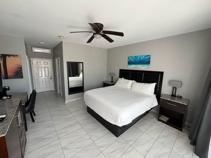 Grace Bay Suites