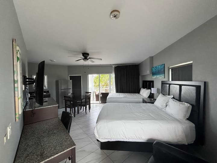 Grace Bay Suites