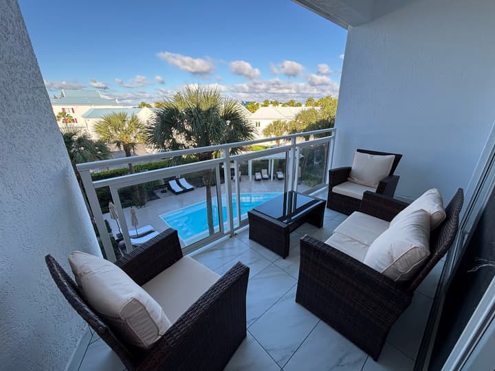 Grace Bay Suites