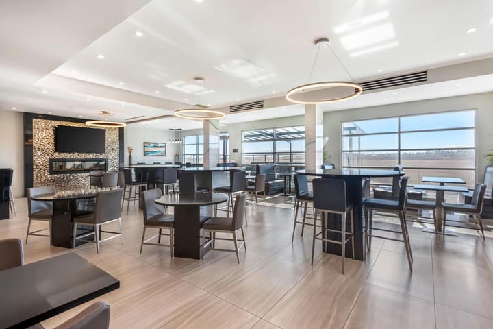 Executive Residency by Best Western Calgary City View North