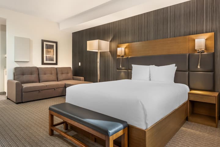 Executive Residency by Best Western Calgary City View North
