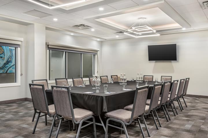 Executive Residency by Best Western Calgary City View North