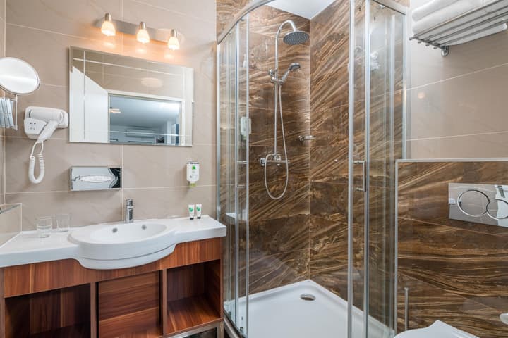 Best Western Plus Celebrity Suites
