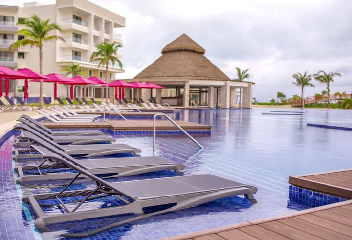 Planet Hollywood Cancun Adult Scene by Royalton, An Autograph Collection® All-Inclusive Resort - Adults Only
