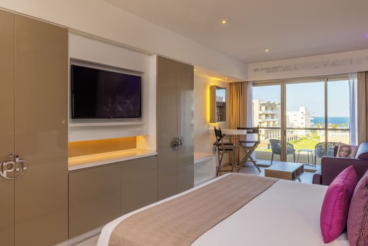 Planet Hollywood Cancun Adult Scene by Royalton, An Autograph Collection® All-Inclusive Resort - Adults Only