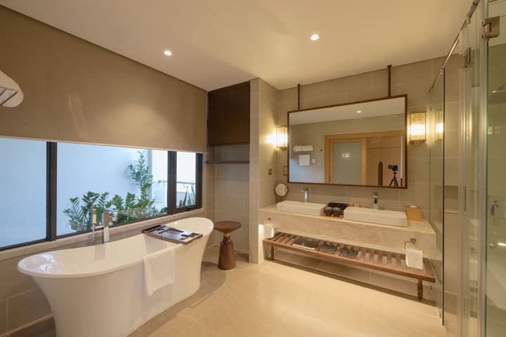 Wyndham Grand KN Paradise Cam Ranh